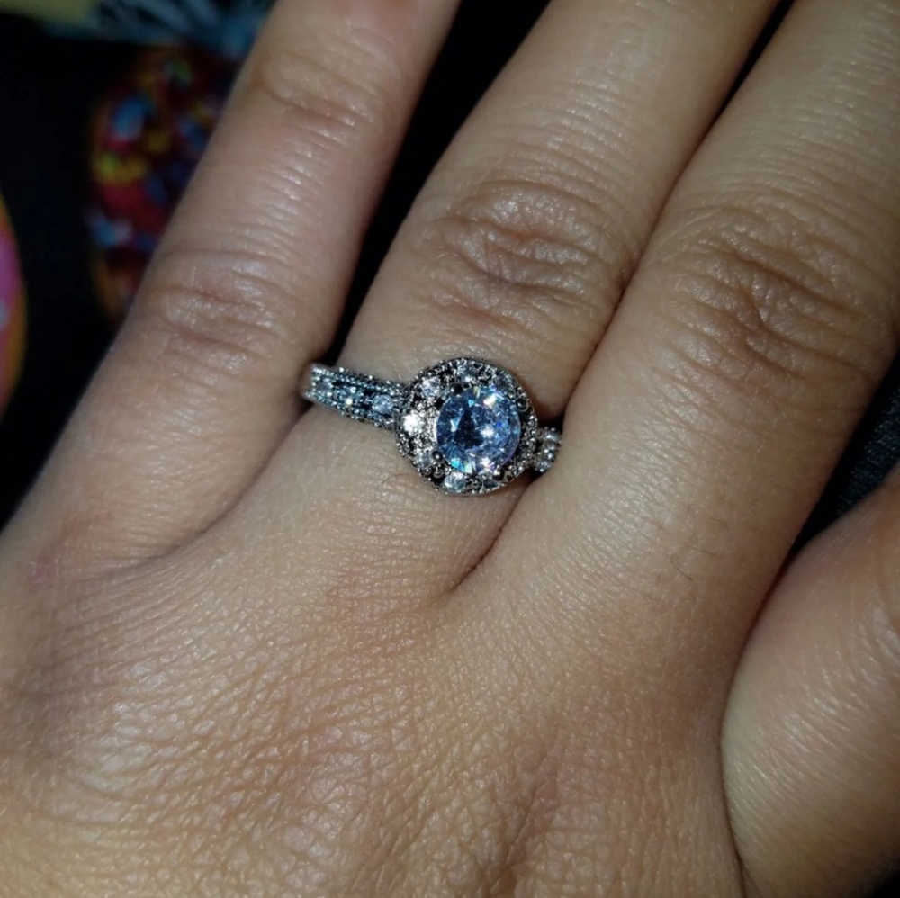 Engagement ring set - Picture 4 of 8